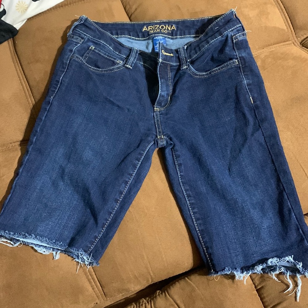 Size 3 Arizona Jean shorts knee length